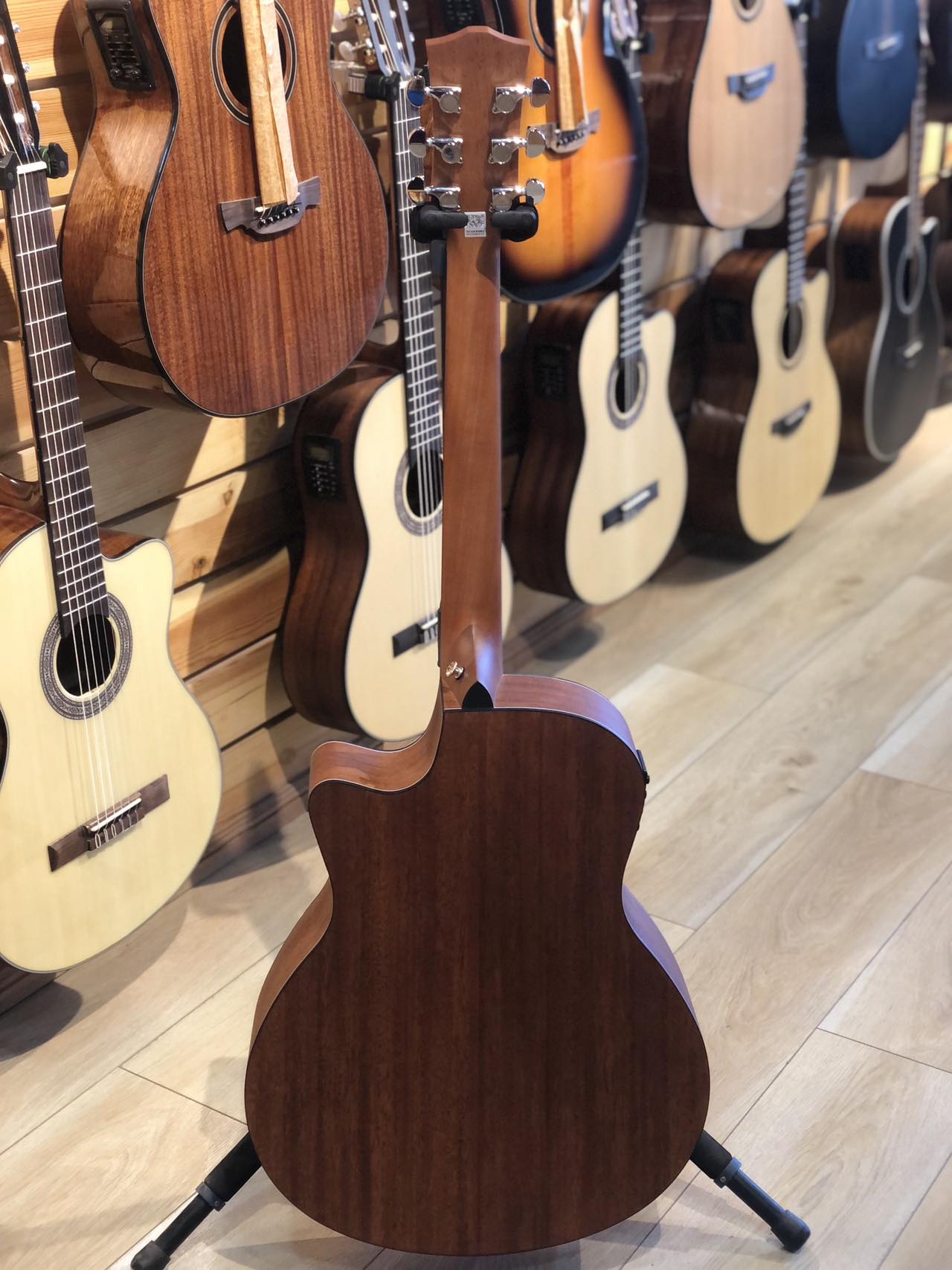 Kepma Semi Acoustic Guitar EACE NM (Matt Natural)