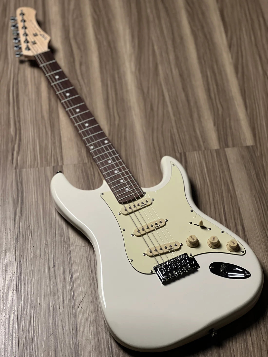 SQOE SEST 200 ELECTRIC GUITAR (WHITE)