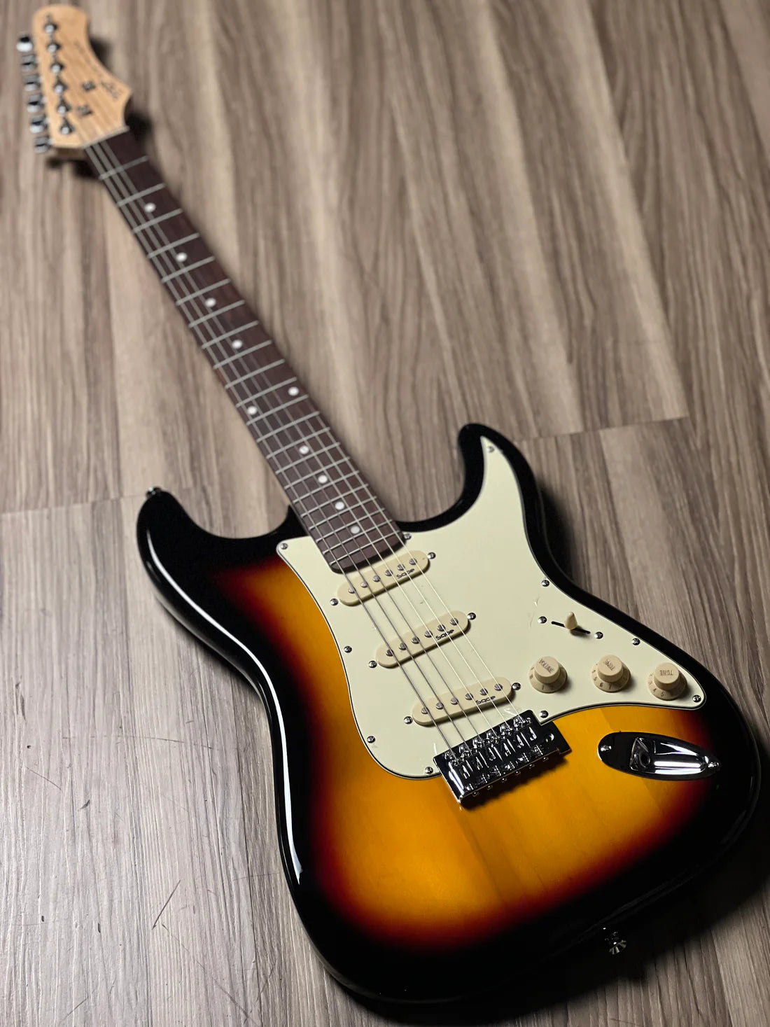 SQOE SEST 200 ELECTRIC GUITAR (SUNBRUST)